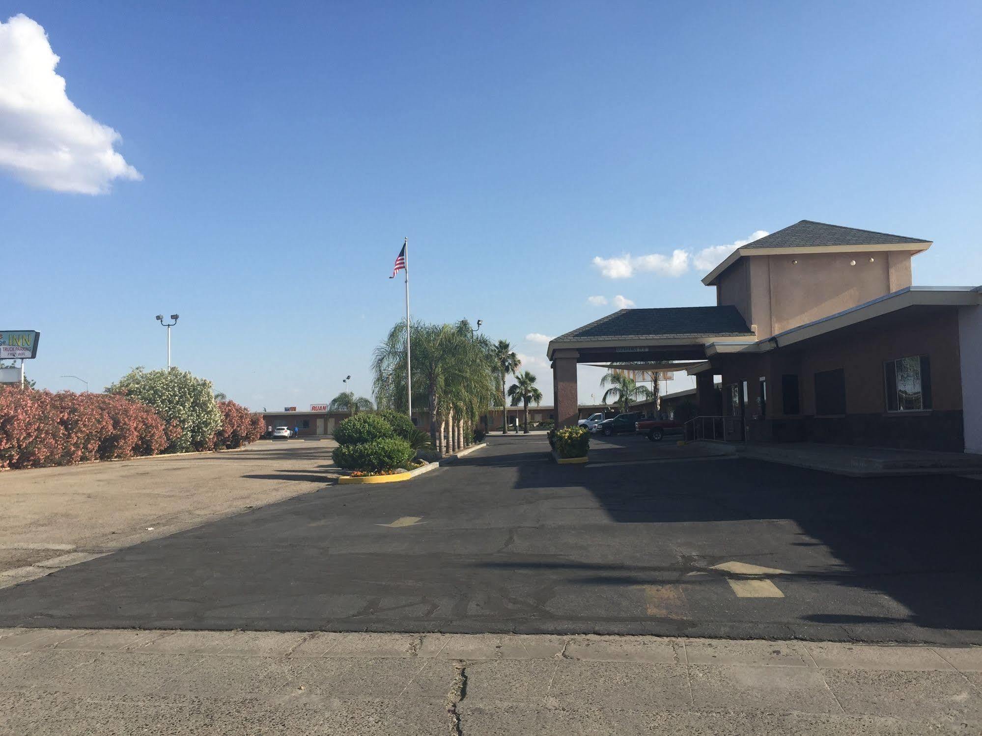 Village Inn Tulare Kültér fotó